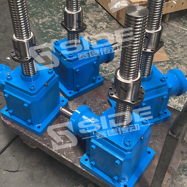 渦輪絲桿升降機